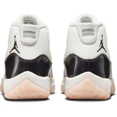 n*0様 27 Nike Women's Air Jordan 11 \