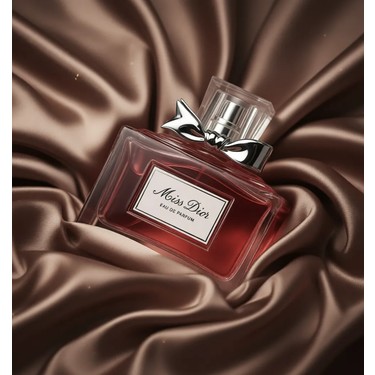 Dior Miss Kadın EDP 100 ml Turunçgil Notalı Aromatik Parfüm Fiyatı