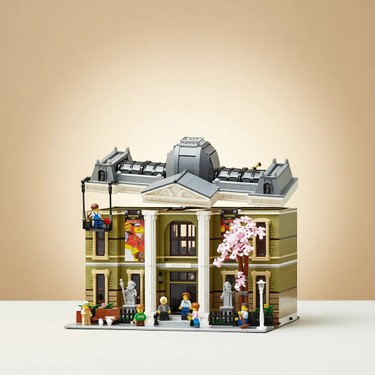 LEGO Icons - 10326 Doğa Tarihi Müzesi 4014 Parça Hediyelik Fiyatı