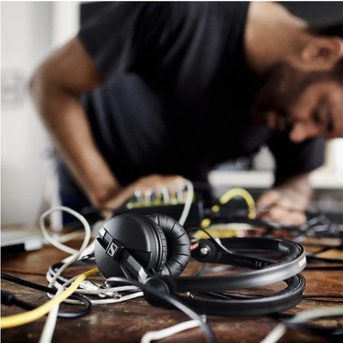 Sennheiser HD 25 Plus DJ Kulaklığı Kablolu Bağlantı ile Fiyatı