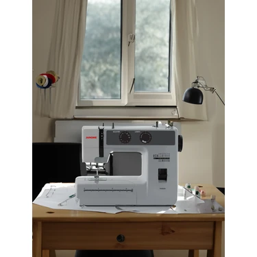 Janome YN5818 Elektronik Dikiş Makinesi Tek İplikli Ev Tipi Fiyatı