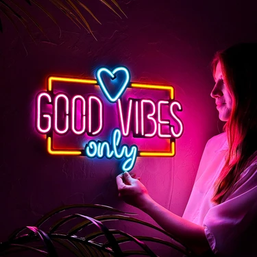 Tol Camp Good Vibes Only Love Neon Tabela | Metal Üzerine Neon, Turuncu, Pembe ve Buz Mavi | 60 cm