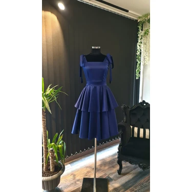 Lacivert Saten Kumaştan Katkat Etekli Kareyaka Mini Boy Mezuniyet