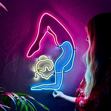 Tol Camp Yoga Neon Tabela (Duvar Dekoru) - Beyaz, Pembe ve Buz Mavi LED Işık - Metal Üzerine Neon |