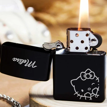İşte Bu Kişiye Özel Isimli Benzinli Siyah Zippo Çakmak - Fiyatı