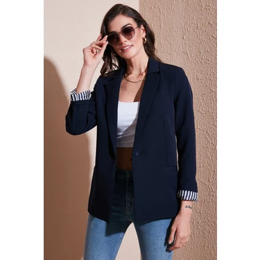 Lela Standart Fit Mono Yaka Desenli Astar Detaylı Blazer Kadın