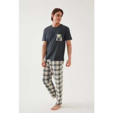 Koza İç Giyim Erkek Pamuklu Kısa Kollu Pijama Takımı Füme Renkli Göğüs Cepli Modern