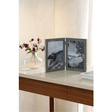 Klasik Dokulu Çift Menteşeli Çerçeve, 5 x 7 Inç Fotoğraf