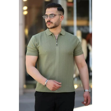 Yakası Fermuarlı Kısa Kollu