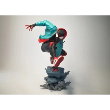 Spider-Man: Into The Spider-Verse Figürü – Parçalı