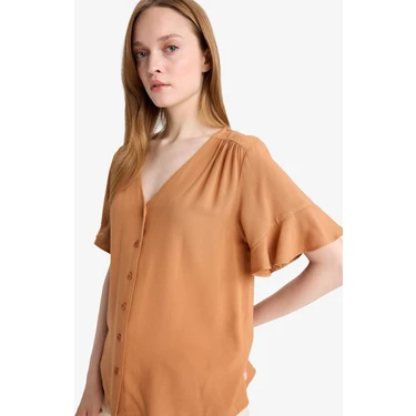 DeFacto Regular Fit V Yaka Kısa Kollu Gömlek