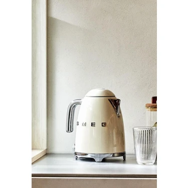 Smeg  50 Style Retro Krem 1,7 Lt Paslanmaz Çelik Kettle