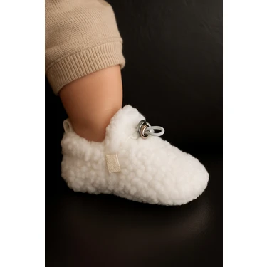 Peluş Astarlı ve Yüzeyli Ayarlanabilir Lastikli Kaydırmaz Taban Bebek Pandufu, Ev