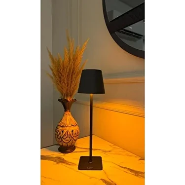 Cata Istanbul Masa Lambası Siyah Renk CT-8437 Metal Malzemeden Düz Tasarım Özellikli Modern