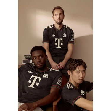 Bayern Münih 2025/26 Yeni Sezon Isimsiz Alternatif Forması