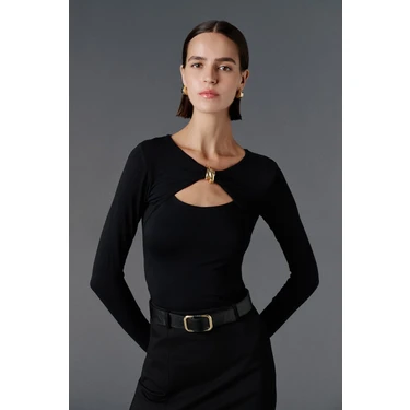 Vatkalı Cut Out Detaylı Bluz - Premium