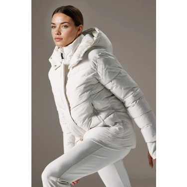 DeFacto Su İtici Regular Fit Yarım Polar Astarlı Kapüşonlu Fermuarlı Kışlık Mont