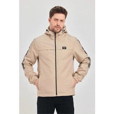 Level High Erkek Spor Yağmurluk Bej – Kapüşonlu, Siyah Şerit Detaylı, Hafif Rüzgarlık, Outdoor