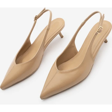 Marjin Kadın Stiletto Arkası Açık Atkılı Bantlı Önü Dikiş Detaylı V Yaka Kısa Klasik Topuklu
