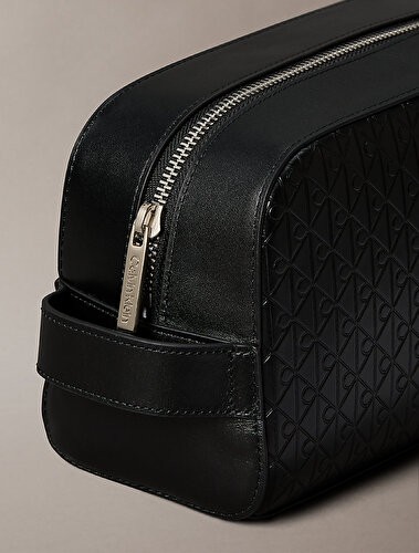 Calvin Klein Embossed Emblem Logo Detaylı Seyahat Çantası görsel 4