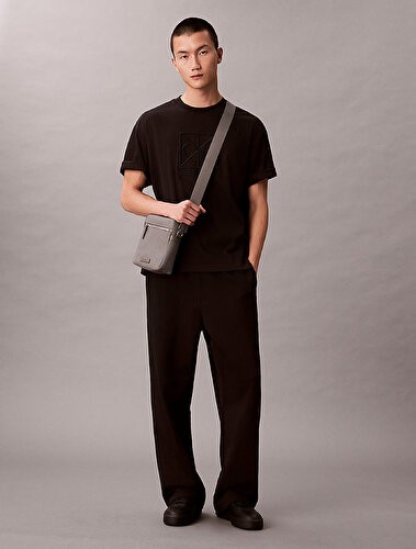Calvin Klein Erkek Emblem Emboss Çapraz Askılı Çanta görsel 5