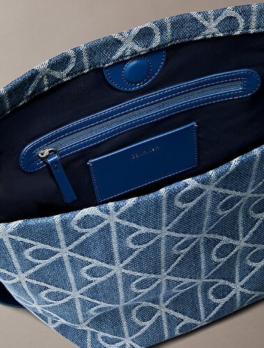 Calvin Klein Kadın Emblem Aop Denim Bucket Çanta görsel 3
