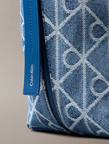Calvin Klein Kadın Emblem Aop Denim Bucket Çanta görsel 4