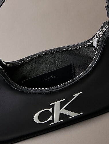 Calvin Klein Kadın Bold Ck Küçük Omuz Çantası görsel 3