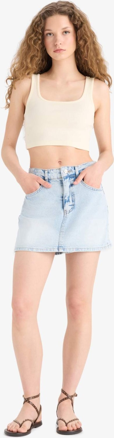 DeFacto Fitted Kare Yaka Fitilli Kaşkorse Crop Atlet X8330AZ25SM görsel 8