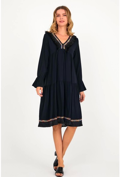 Nakışlı Püskül Detaylı Uzun Kol Kadın Elbise-Siyah