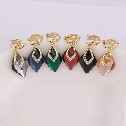 7 Renk Yüksek Dereceli Rhinestone Kristal Gözyaşı Damlası Şekli Küpe Klipsi Kadınlar Için Delinmemiş Düğün Lüks Deliksiz Küpeler Yeni (Yurt Dışından)