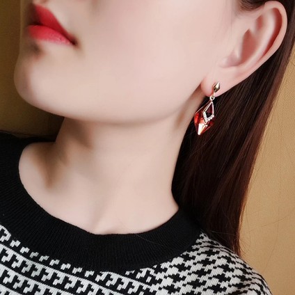 7 Renk Yüksek Dereceli Rhinestone Kristal Gözyaşı Damlası Şekli Küpe Klipsi Kadınlar Için Delinmemiş Düğün Lüks Deliksiz Küpeler Yeni (Yurt Dışından)