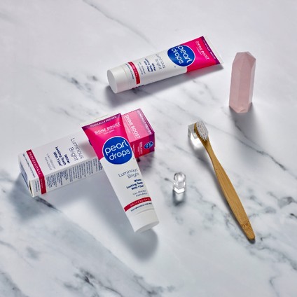 Luminous Bright -Dişlerin anında daha ışıltılı parlak olmasını sağlayan beyazlatıcı diş macunu 75 ml