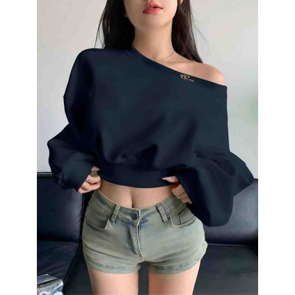 Bol Kesim Dazy Kadın Düz Renk Asimetrik Yaka Uzun Kollu Kırpılmış Sweatshirt
