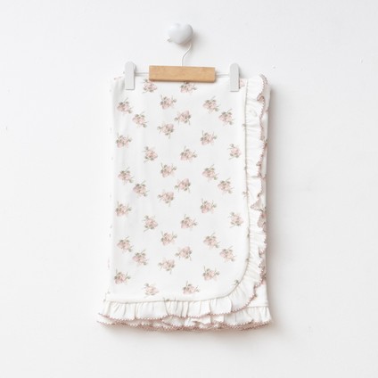 Zarif Çiçek Desenli %100 Pamuk Bebek Battaniyesi