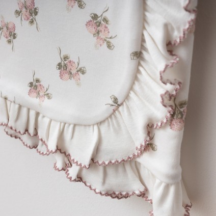 Zarif Çiçek Desenli %100 Pamuk Bebek Battaniyesi modelleri