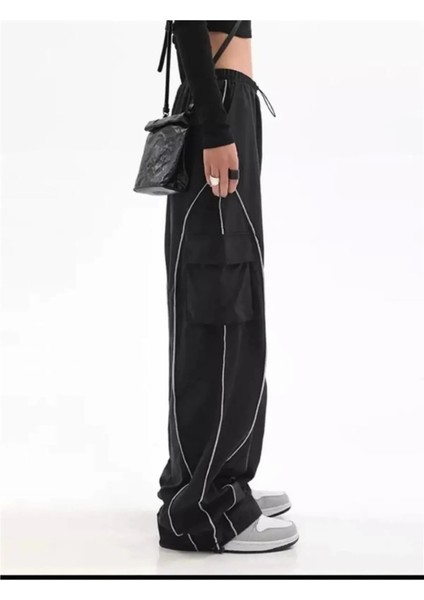 Kargo Cepli Çizgi Detaylı Siyah Wide Leg Tracksuit fiyatları