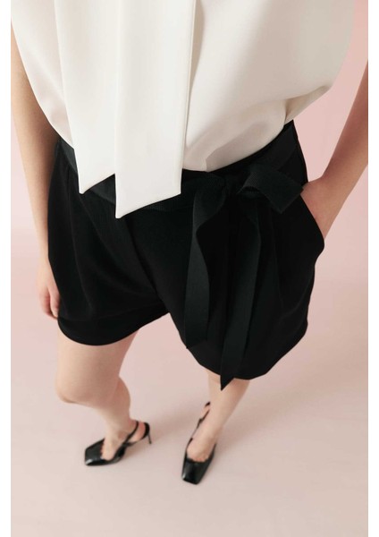 Çift Pileli Krep Şort Siyah Y2412607_001 modelleri