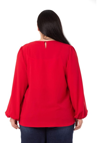 Büyük Beden Yakası Zincir Detaylı Kol Ağzı Lastikli Kırmızı Bluz modelleri