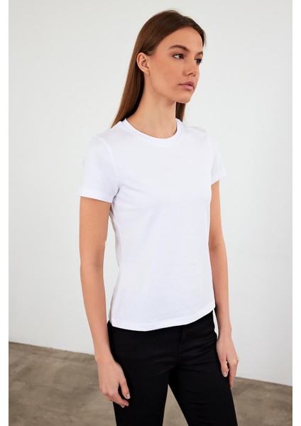 Kadın Rachel Beyaz Bisiklet Yaka Slim Fit Basic Tişört