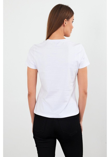 Kadın Rachel Beyaz Bisiklet Yaka Slim Fit Basic Tişört fırsatları