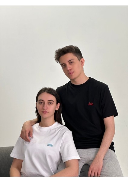 Ağır Kumaş Regular Fit Tshirt - Bej Nakışlı Basic Siyah Tişört