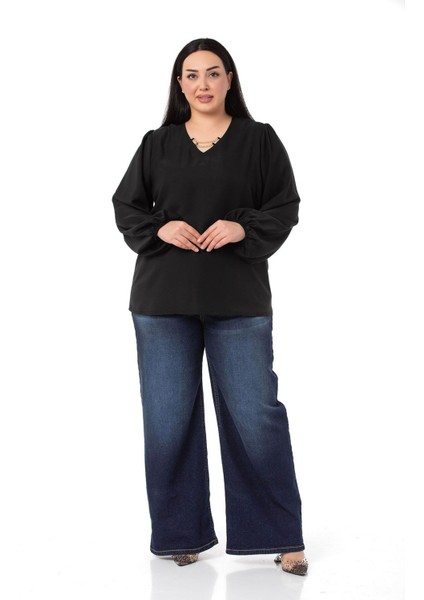 Büyük Beden Yakası Zincir Detaylı Kol Ağzı Lastikli Siyah Bluz fiyatları