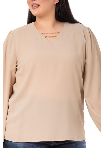 Büyük Beden Yakası Zincir Detaylı Kol Ağzı Lastikli Bej Rengi Bluz fırsatları