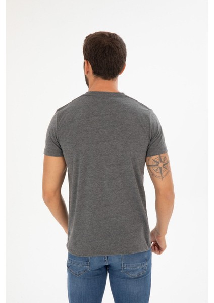 Erkek Relaxed Fit T-Shirt indirimleri
