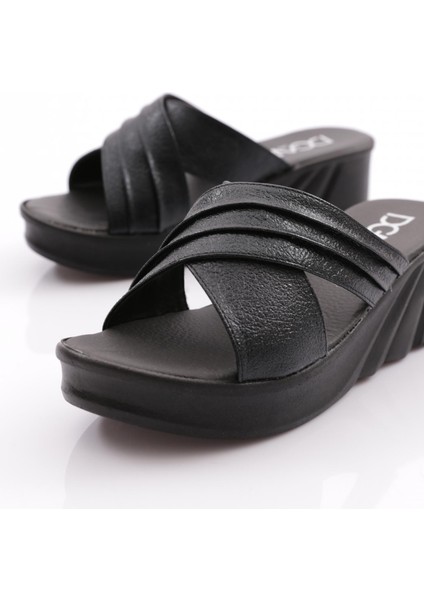 2132-22Y Kadin Çapraz Bantli Terlik fırsatları