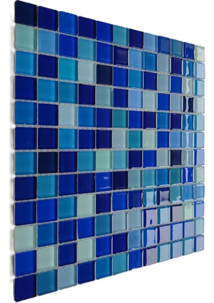Mutfak Tezgah Arası ve Tüm Yaşam Alanları Için Blue Mix.kristal Cam Mozaik. Cam Ölçüsü: 23X23 Mm. File Ölçüsü: 30X30 Cm. ( 1 Kutu = 11 File Karo = 1 M2 Fiyatıdır. )