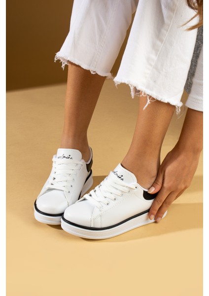 Rahat Taban Renk Şeritli Bağcıklı Kadın Sneaker 001-340-24BSIYAH modelleri