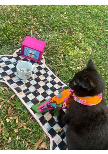 Evcıl Hayvan Mama Altı Paspası - (70 X 36 ) Pembe fiyatları