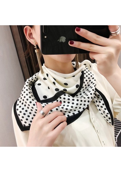 Saten Ipek Eşarp Kadın Tasarımcı Marka Fular Boyun Atkı 70CM Kare Kafa Saç Atkılar Bandana Bayanlar Için Mendil Yeni (Yurt Dışından) modelleri